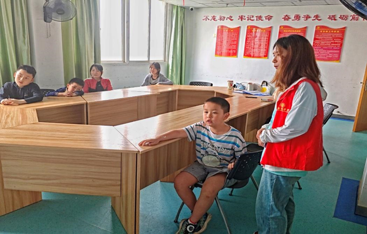 BBIN宝盈集团开展“环保教育”主题实践教学活动——语言教学与公益实践深度融合